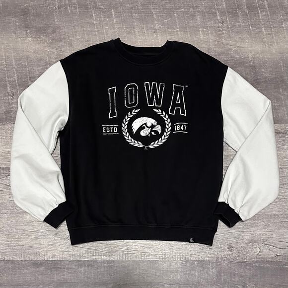 GDS University Iowa Hawkeyes Sweatshirt Womens M Black White Cotton Distressed - Picture 1 of 8